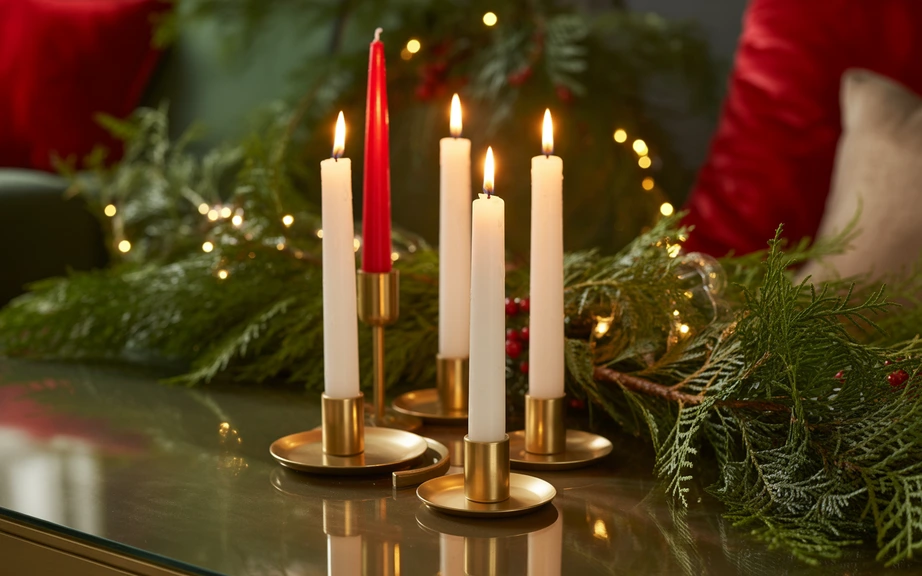 Gold Candlelight for Holiday Warmth